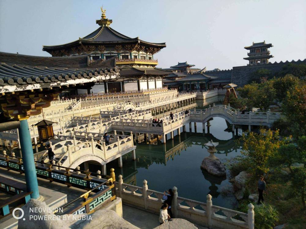 Những phim trường hàng trăm triệu USD ở Trung Quốc - Ảnh 14