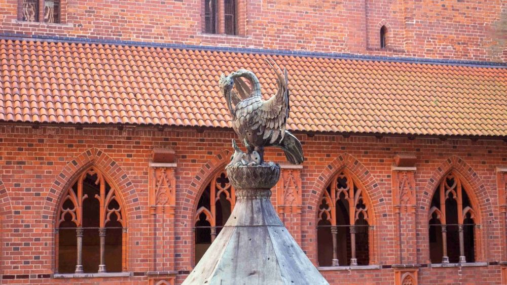 Những tòa lâu đài lớn nhất trên thế giới P1 - ảnh 2