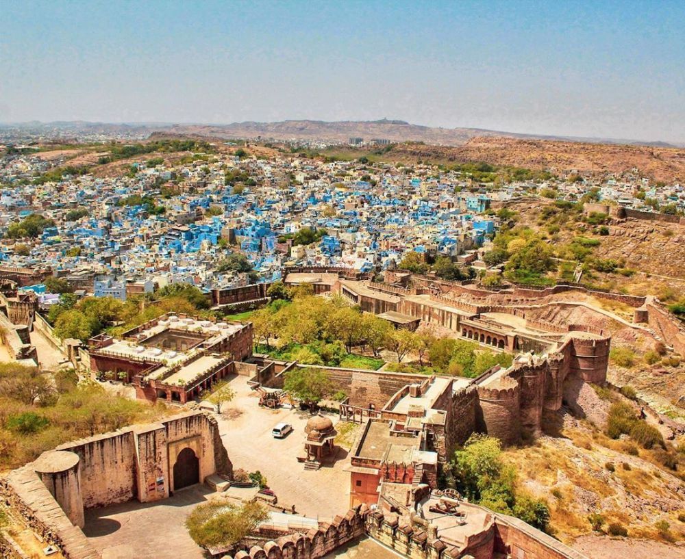 Những tòa lâu đài lớn nhất trên thế giới P1 - ảnh 4