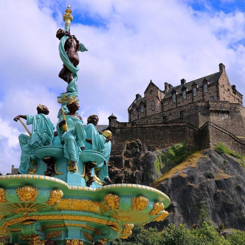 Những tòa lâu đài lớn nhất trên thế giới P2 - ảnh 20