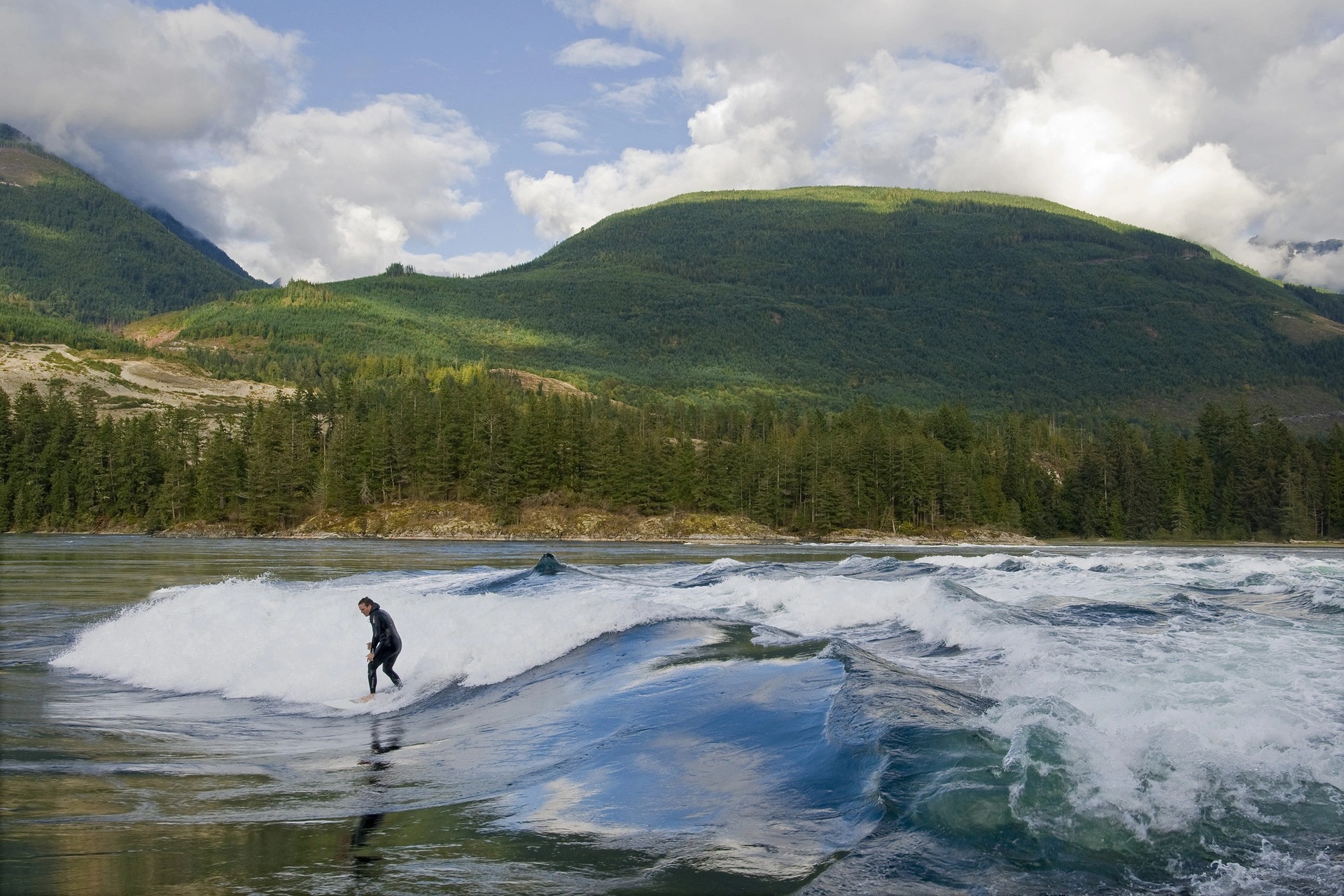 Những xoáy nước khổng lồ trên thế giới 4