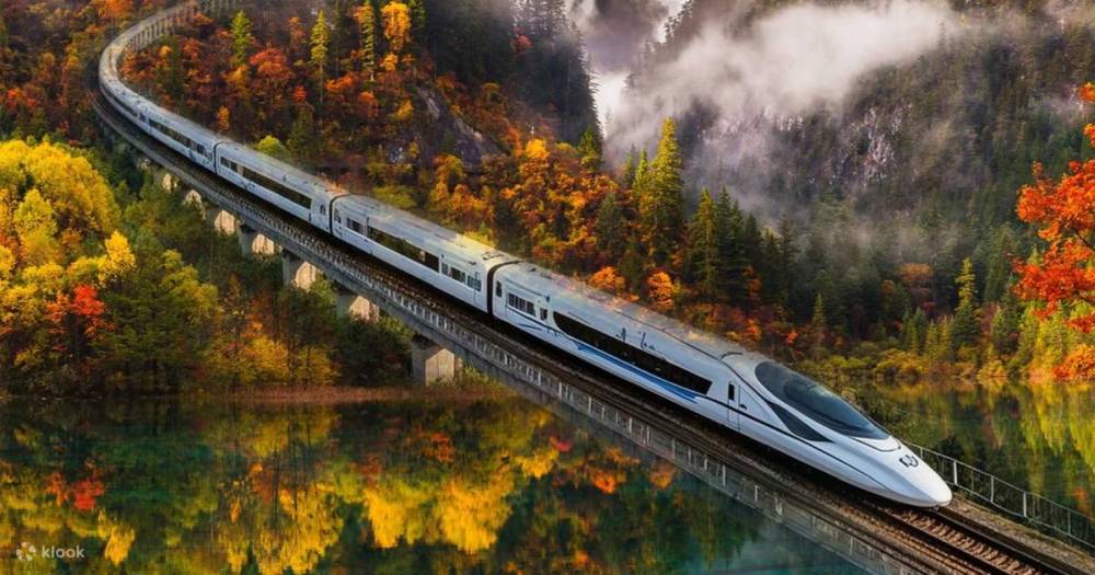 Trải nghiệm tàu cao tốc Thành Đô - Cửu Trại Câu, rút ngắn thời gian di chuyển hơn 4 tiếng so với đi ô tô ảnh 2