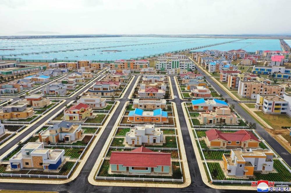 Triều Tiên khiến thế giới ngỡ ngàng với loạt ảnh tòa nhà chọc trời, phố xá hiện đại ảnh 4