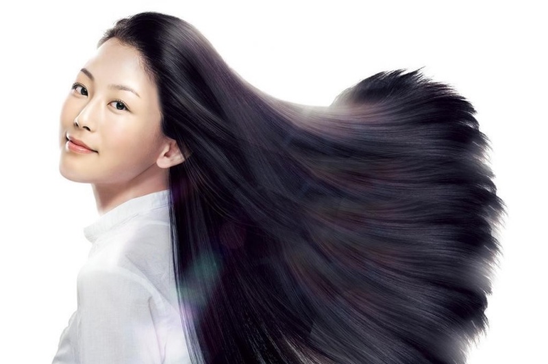 Dầu gội phủ bạc thảo dược