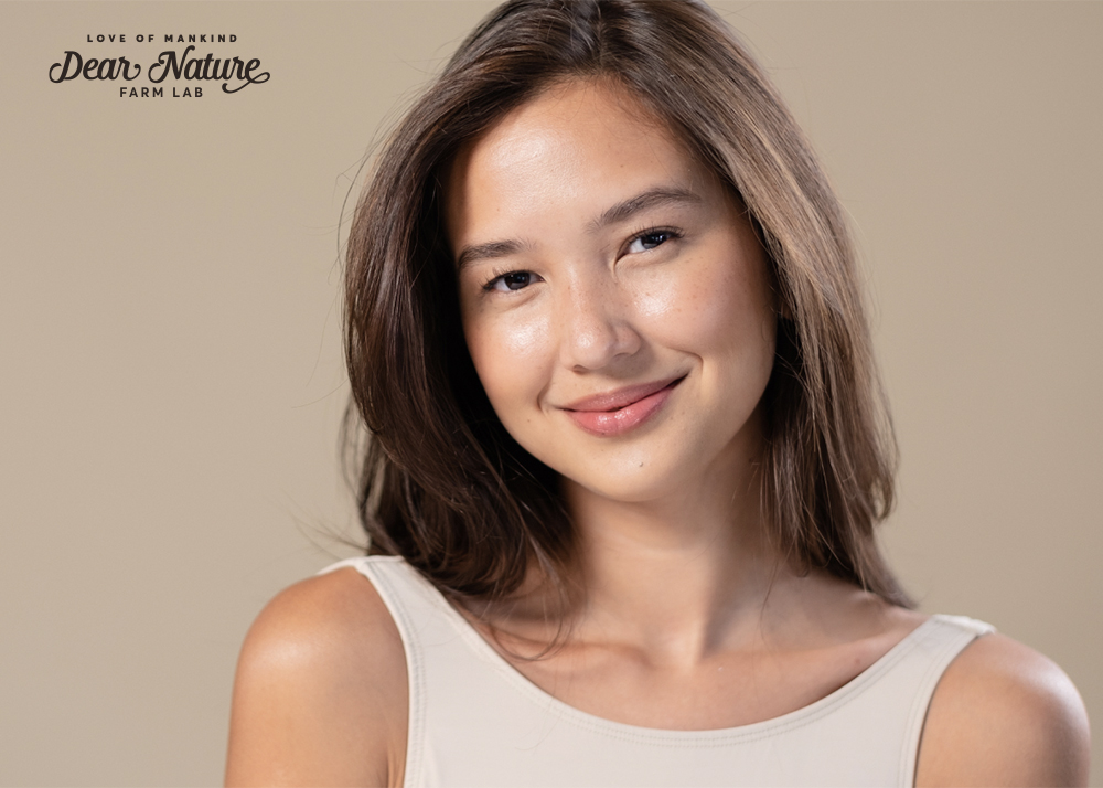 Tinh dầu hương thảo Dear Nature giúp làm sạch da, se khít lỗ chân lông, cho làn da sáng mịn và tươi trẻ.