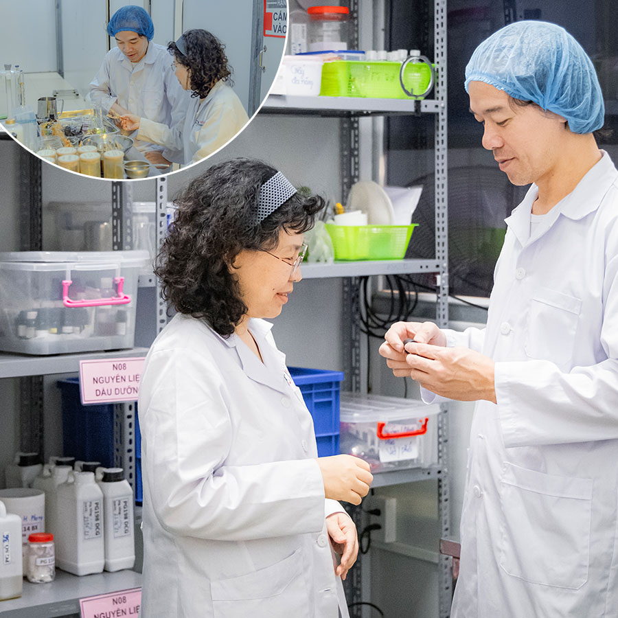 Đội ngũ nhân viên tâm huyết tại nhà máy sản xuất Dear Nature