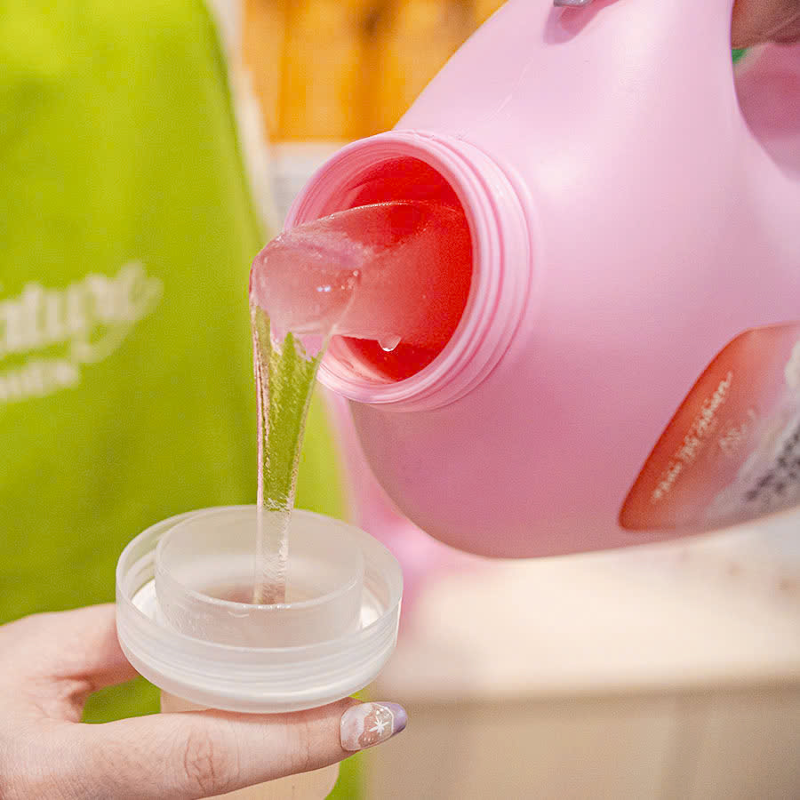 Hướng dẫn sử dụng nước giặt Như Mây đúng liều lượng 1/3 nắp hoặc 1/2 nắp để giặt sạch hiệu quả, không cặn