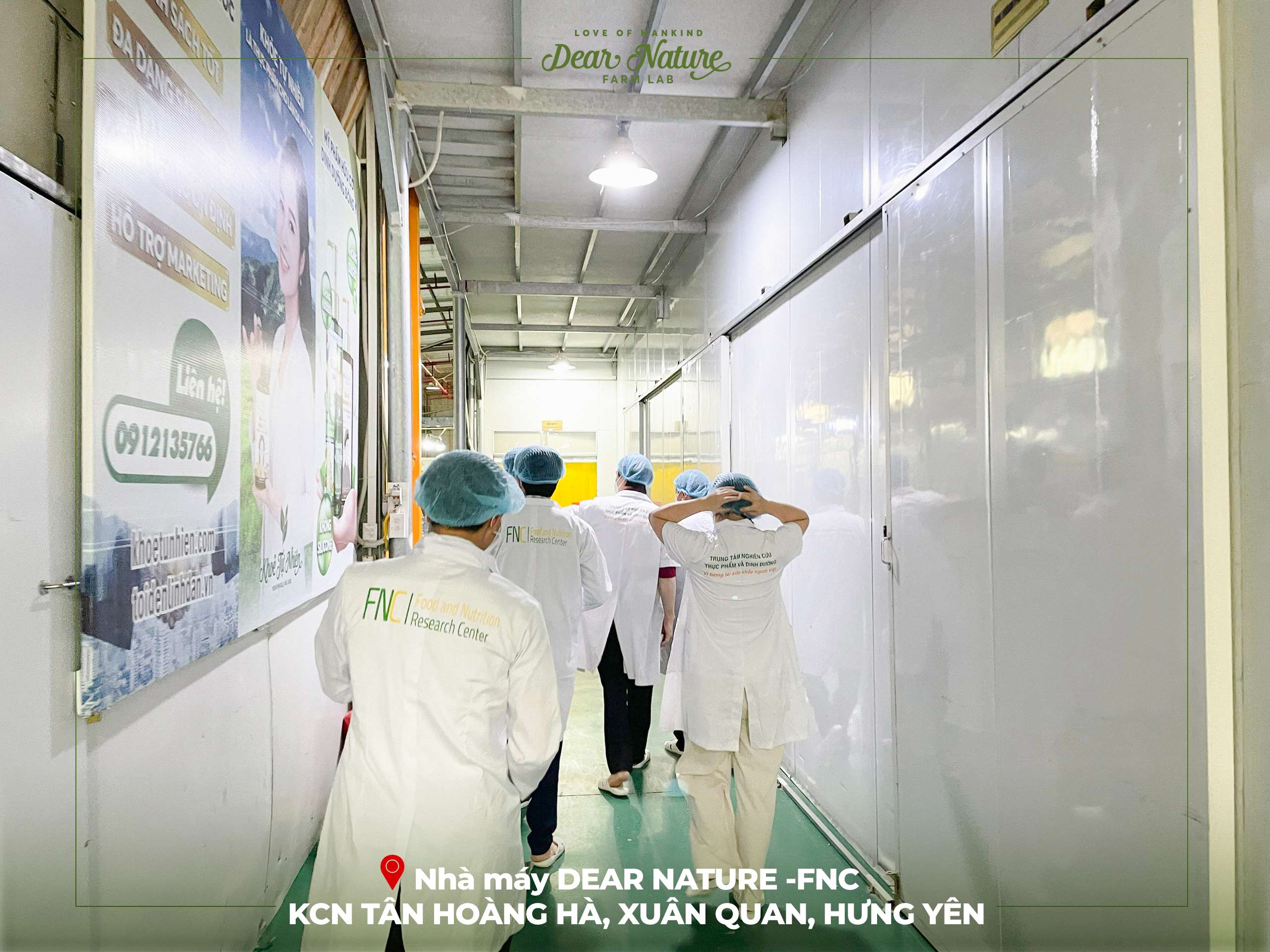 Đoàn thanh tra Sở Y Tế Hưng Yên đang kiểm tra quy trình sản xuất tại nhà máy DEAR NATURE - FNC, đảm bảo tuân thủ các tiêu chuẩn chất lượng nghiêm ngặt