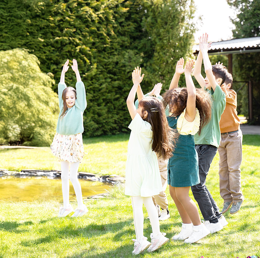 Niềm vui và nụ cười rạng rỡ của trẻ em trong ngày Tết Thiếu Nhi 1 tháng 6