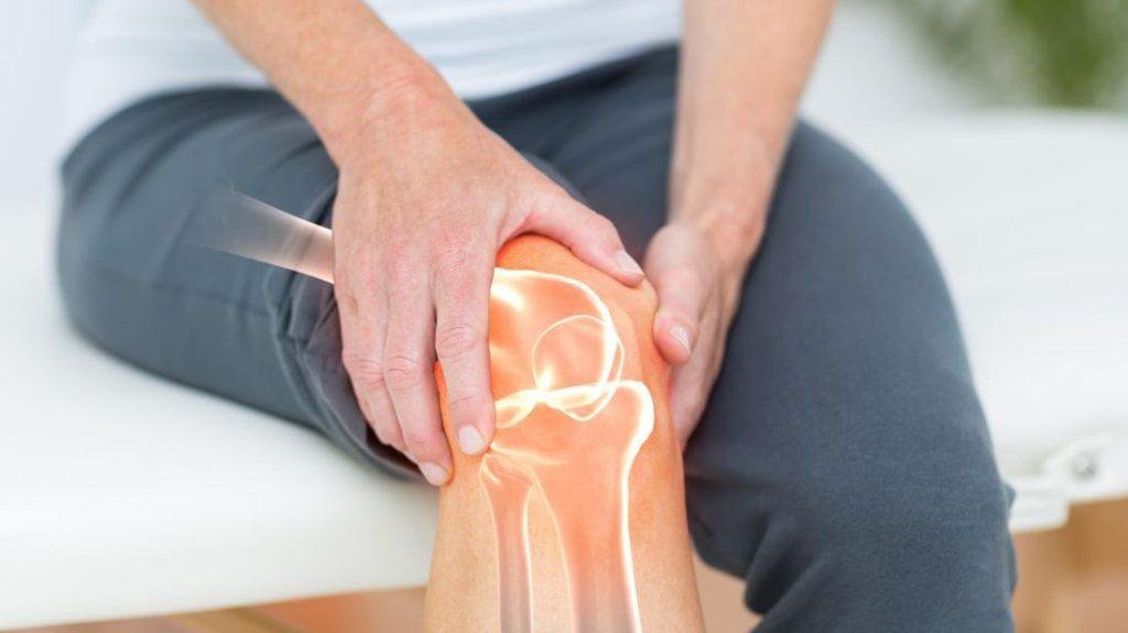 Thoái hóa khớp gối ở người cao tuổi: Cách chăm sóc và phòng ngừa hiệu quả