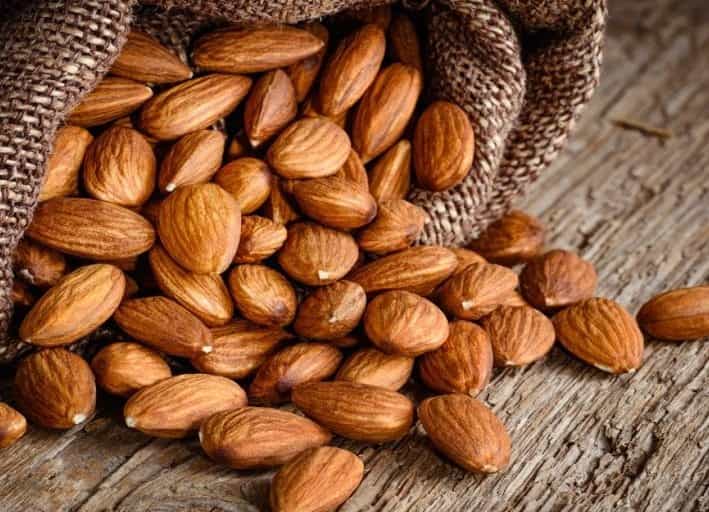 Hạt óc chó hạnh nhân