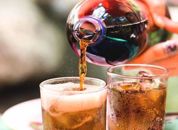 Pha rượu với nước ngọt