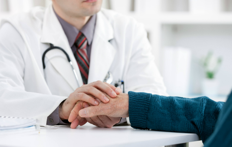 Thăm khám bác sĩ tim mạch