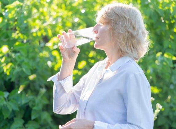 Uống thuốc bổ não vào buổi sáng