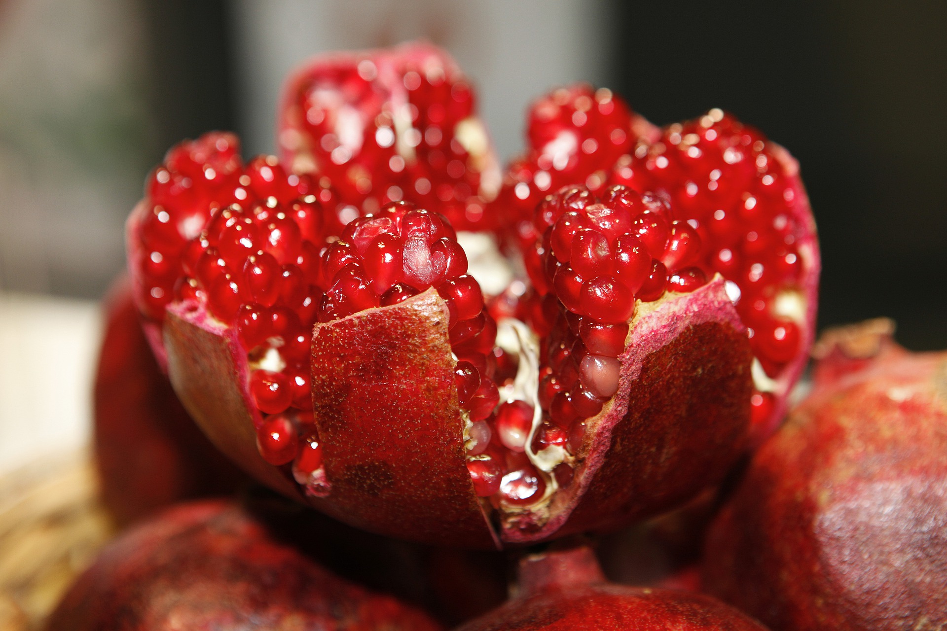 lựu loại trái cây chứa nhiều collagen tự nhiên