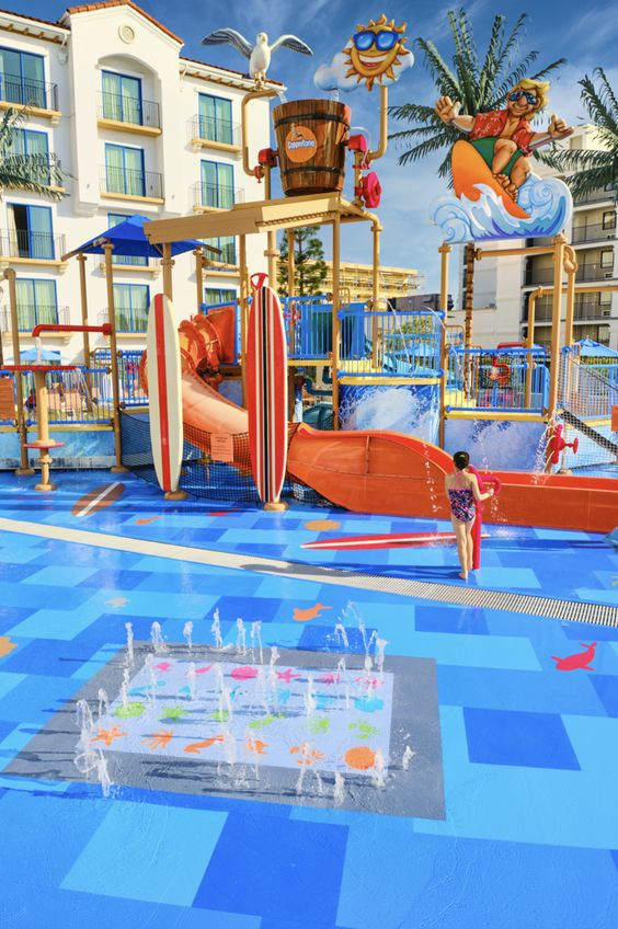 Liên hoàn cầu trượt bể bơi