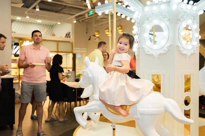 Đu quay ngựa thần