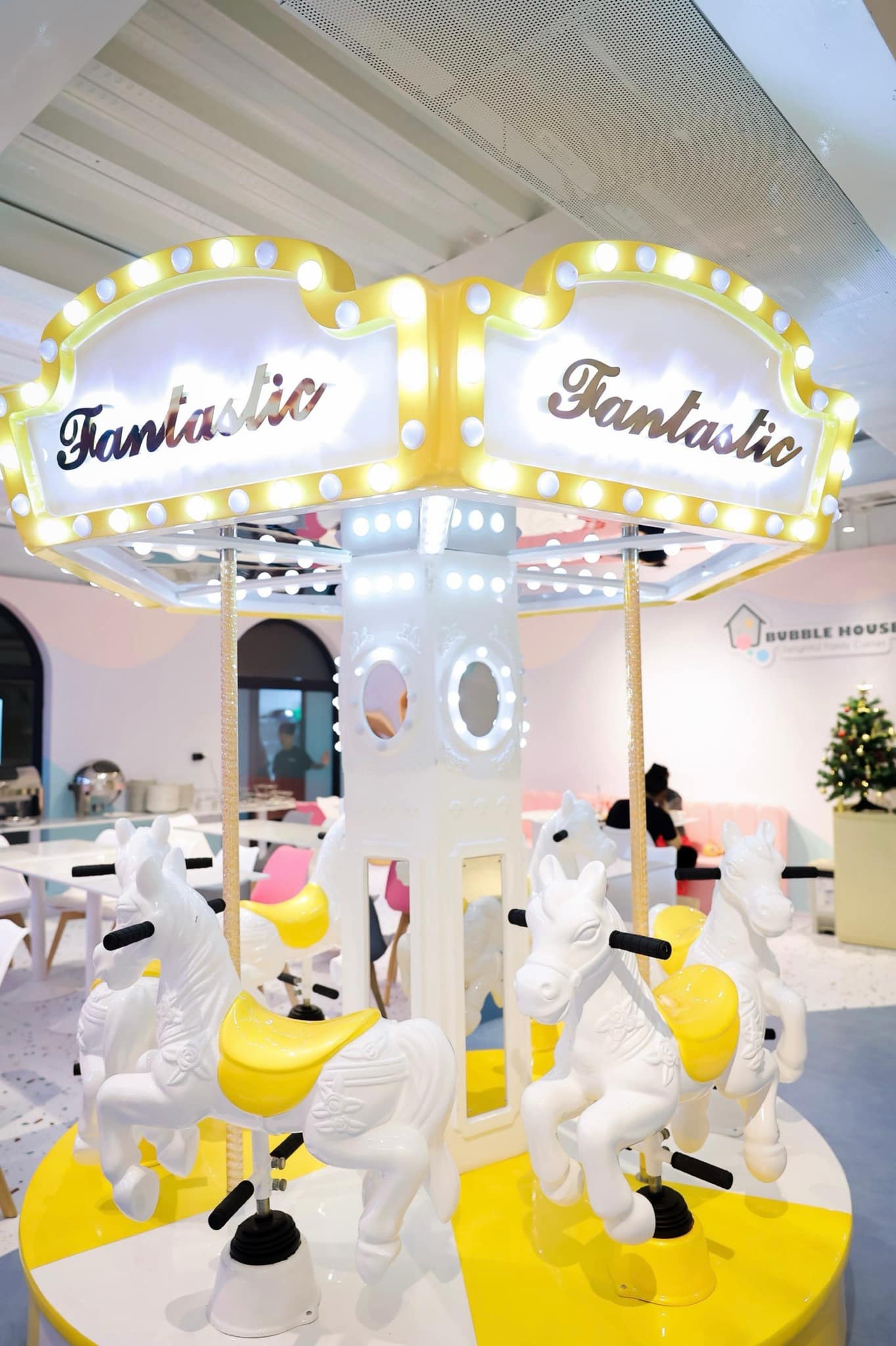 Đu quay ngựa thần