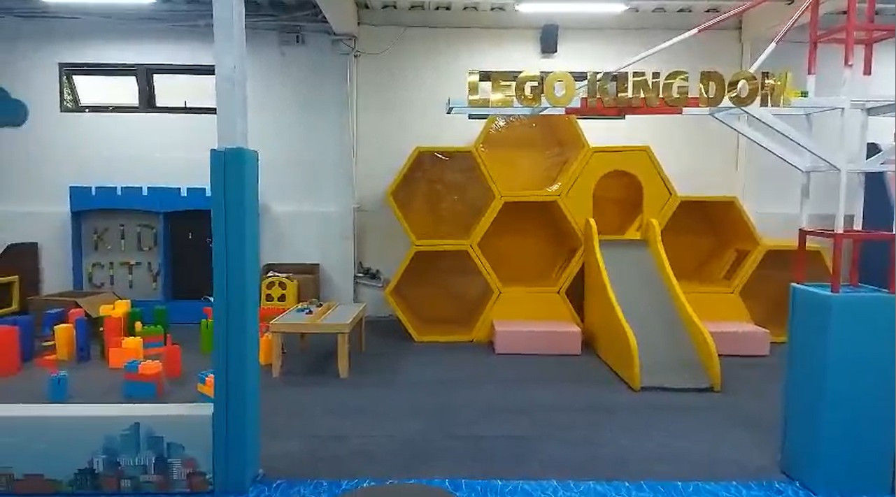 cầu trượt tổ ong