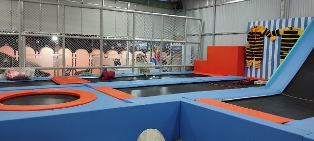 Sàn nhún trampoline