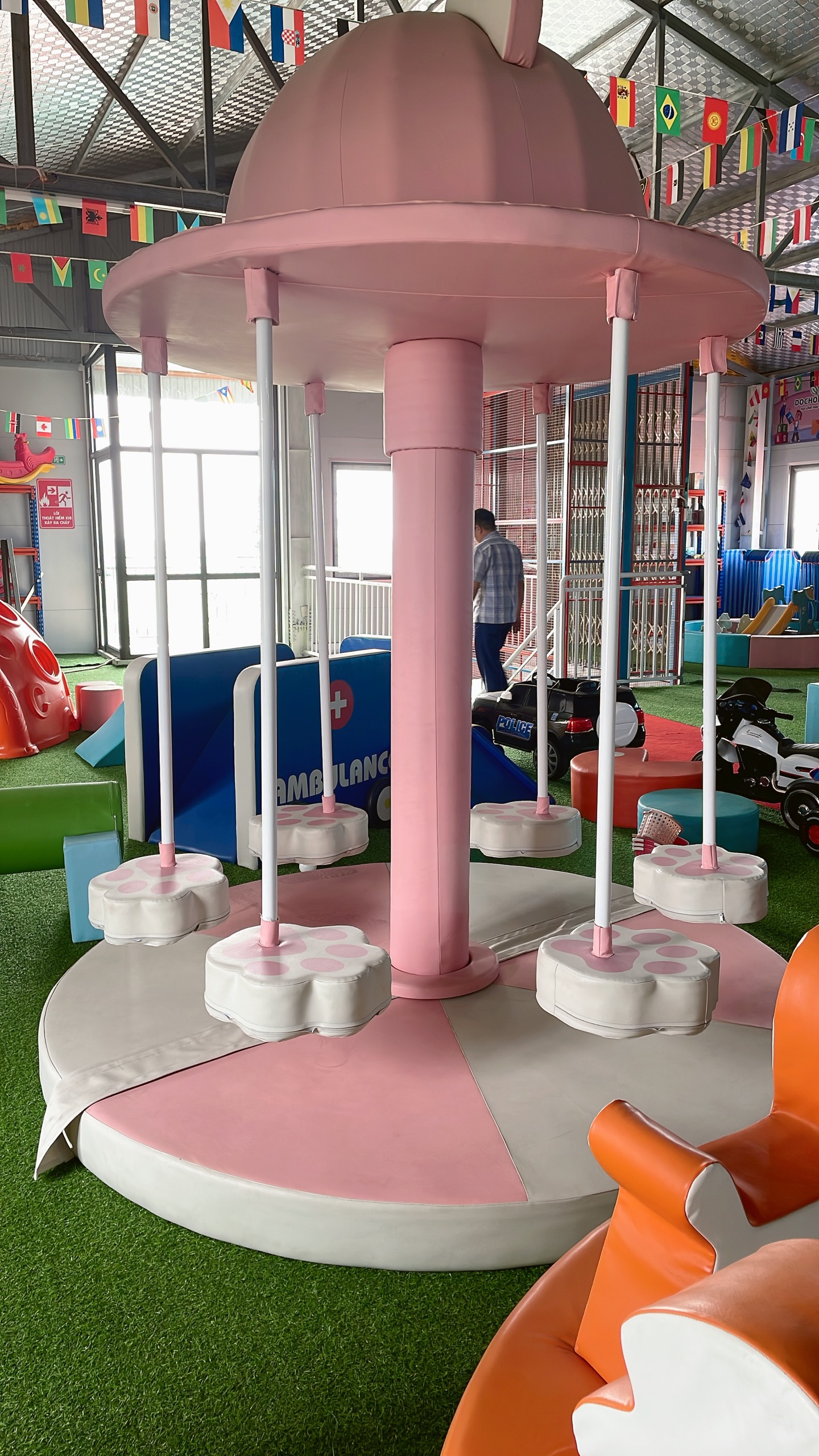 mâm xoay hình thú