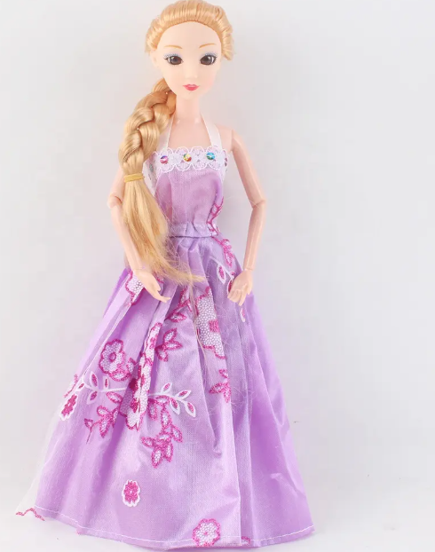 Tại Sao Đồ Chơi Búp Bê Luôn “Hot” Bất Chấp Thời Đại?