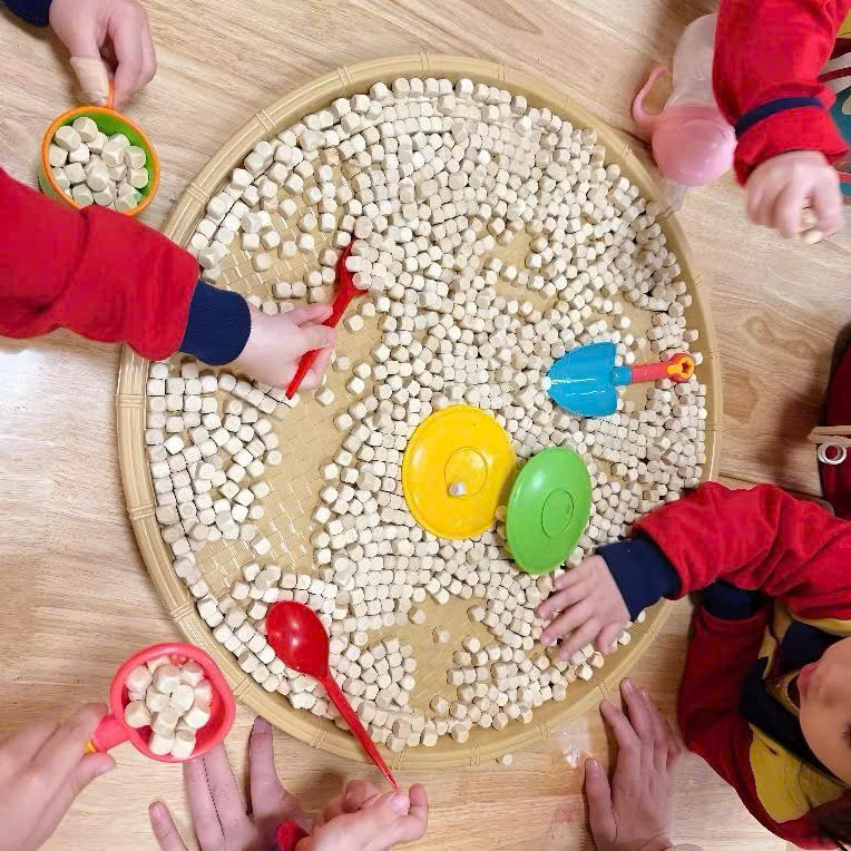 Đồ Chơi Hạt Gỗ – Món Quà Sáng Tạo và Bền Vững