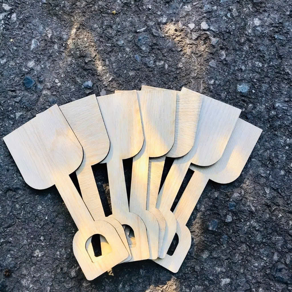 Combo Hạt Gỗ và Xẻng Gỗ – Sự Lựa Chọn Tuyệt Vời Cho Trẻ Em Phát Triển Sáng Tạo