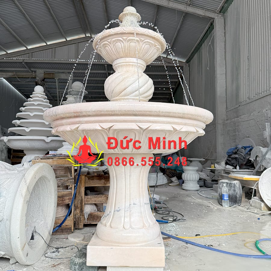 Đài Phun Nước Đá Vàng Phong Thủy Đẹp