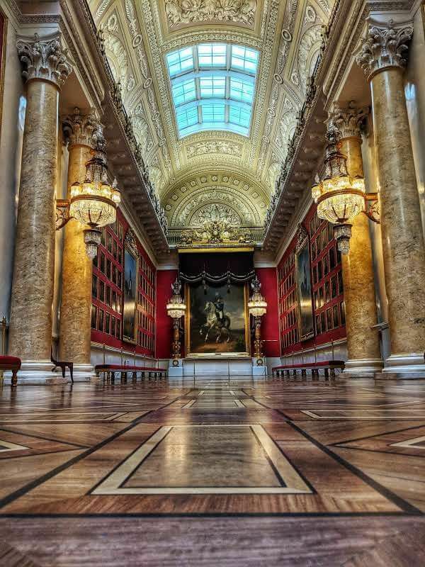 Khám phá tour du lịch Nga - Cung điện mùa Đông