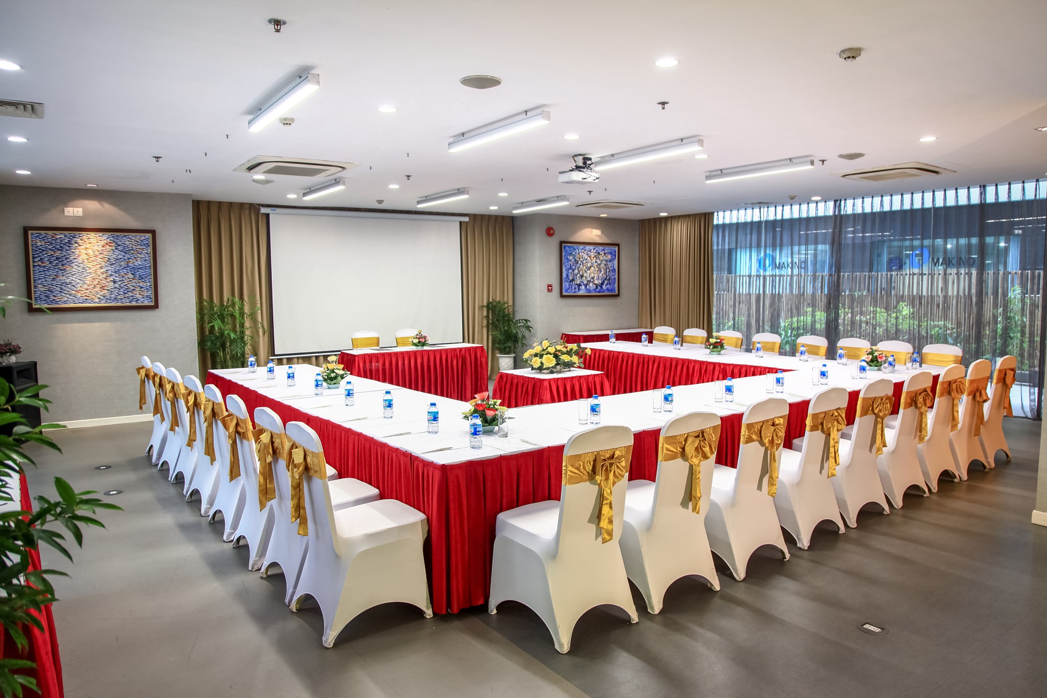 Tổ chức sự kiện