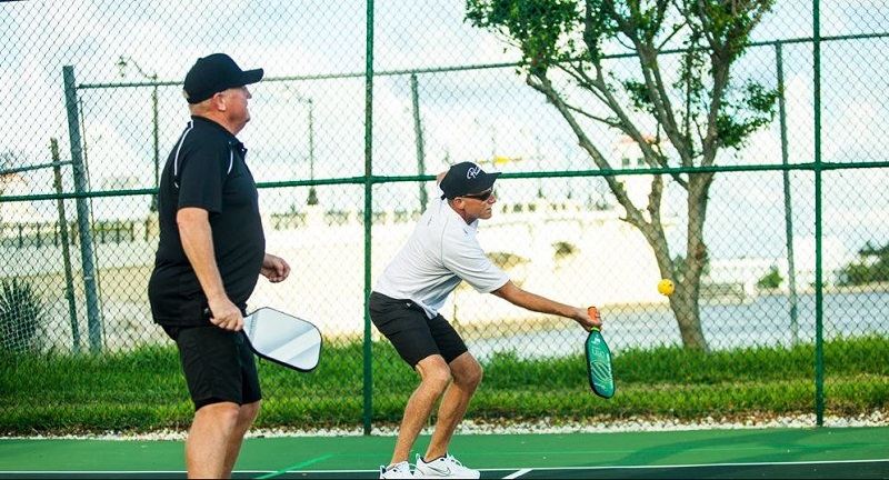 Tổng hợp các cách phòng thủ khi chơi Pickleball hiệu quả
