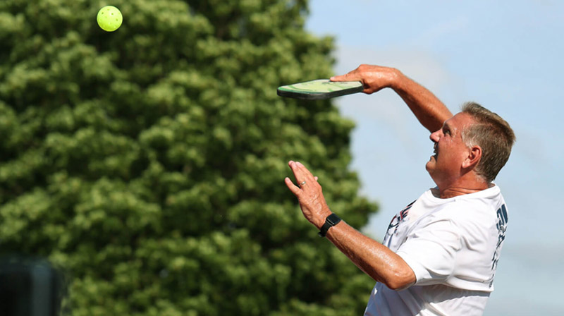 Cách thực hiện kỹ thuật Overhead Smash trong Pickleball và những lưu ý