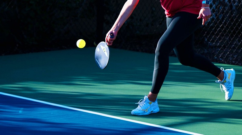 Cách đỡ giao bóng trong Pickleball - Hướng dẫn kỹ thuật chi tiết