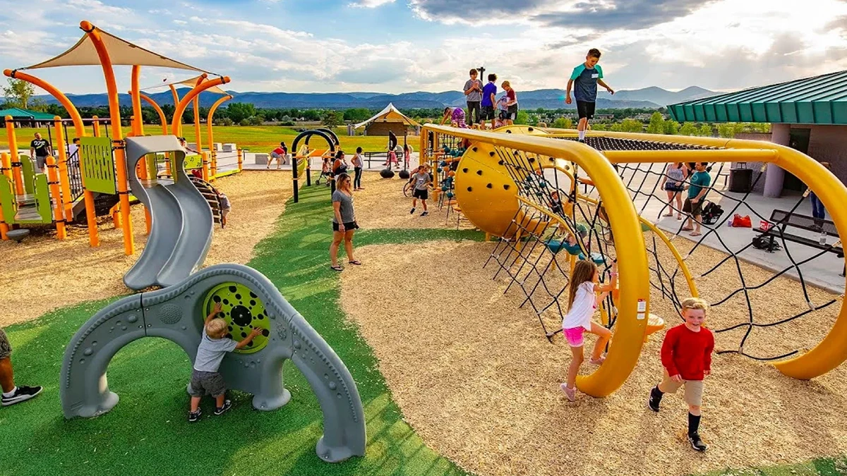 Thi công sân chơi trẻ em ngoài trời: Lợi ích, đơn vị uy tín