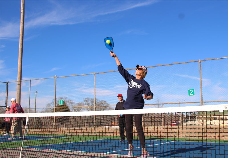 Cách thực hiện kỹ thuật Overhead Smash trong Pickleball và những lưu ý