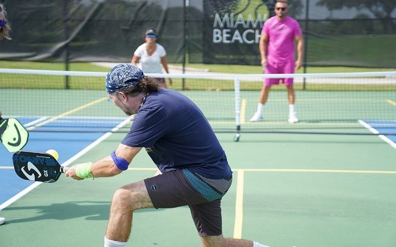 Cách đỡ giao bóng trong Pickleball - Hướng dẫn kỹ thuật chi tiết