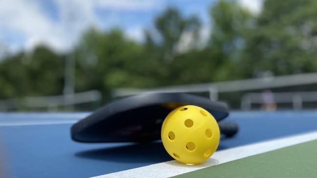 Bật mí cách chọn bóng Pickleball phù hợp với nhu cầu
