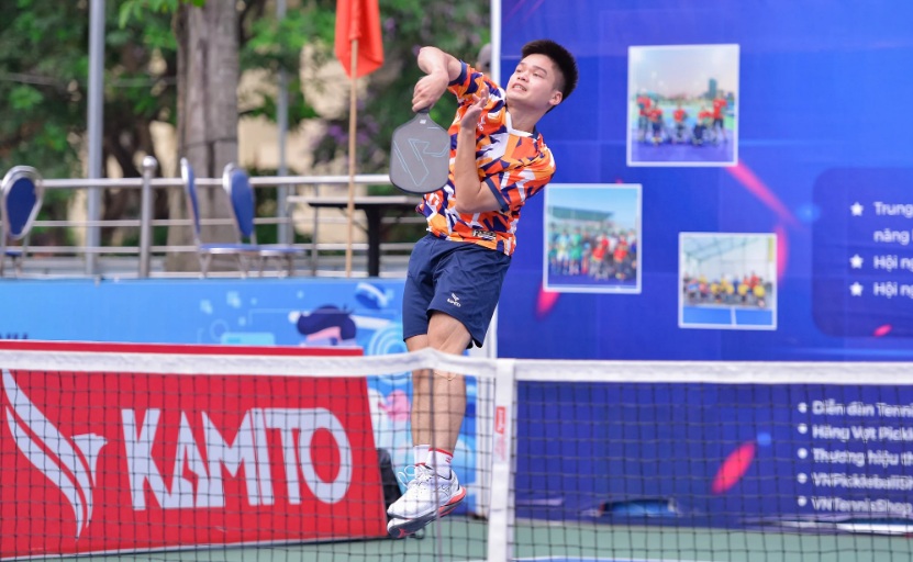 Phân tích điểm khác nhau trong luật chơi Pickleball đơn và đôi