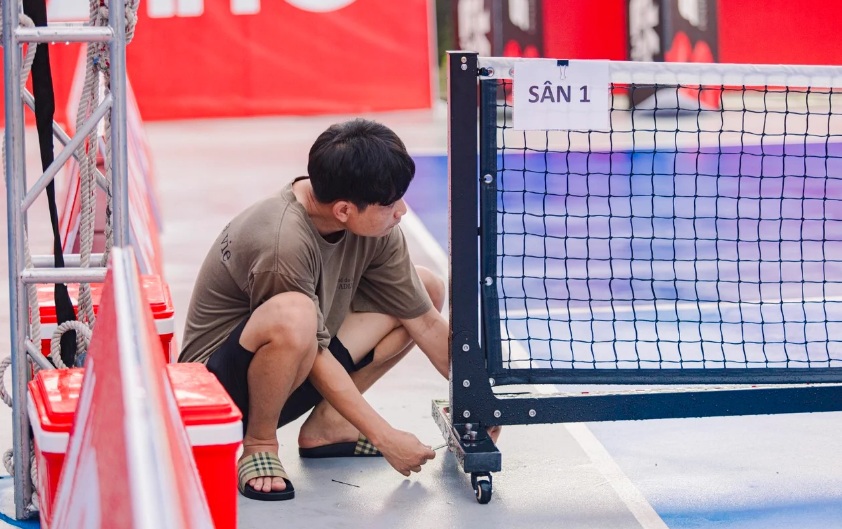 Hướng dẫn chi tiết cách lắp đặt lưới Pickleball đúng chuẩn