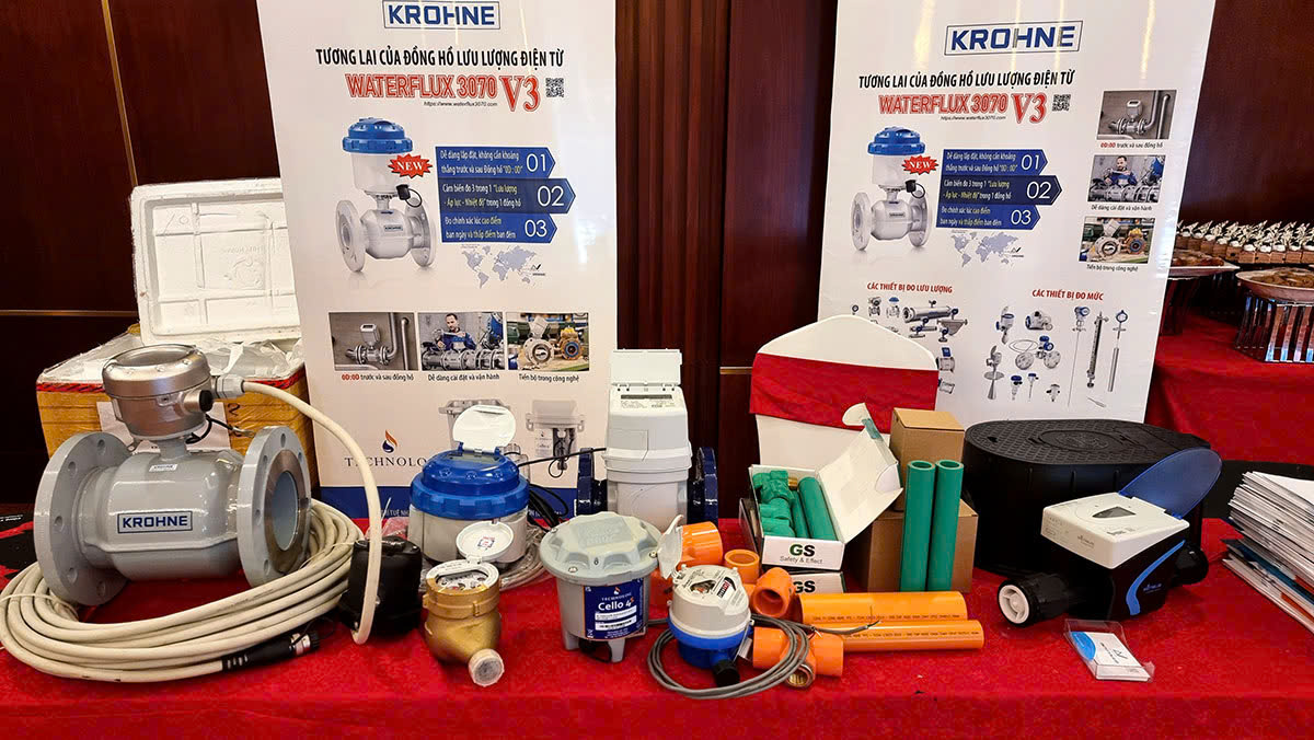 Gian hàng trưng bày sản phẩm của công ty Lạc Việt