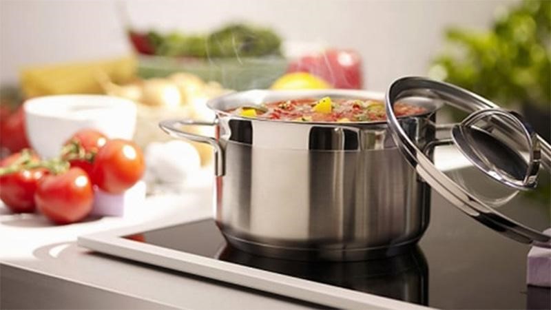 Bếp từ dùng nồi gì?