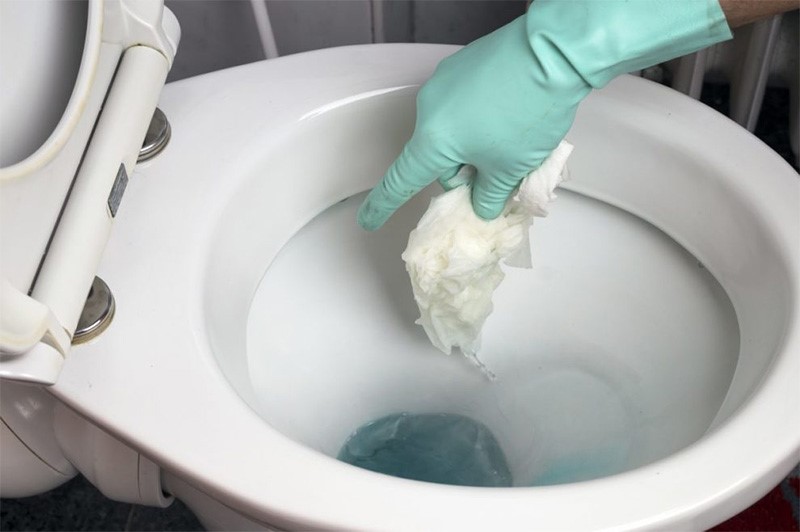 Bồn cầu bị tắc nghẽn