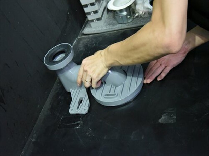 Lắp đặt con thỏ bồn cầu chống hôi