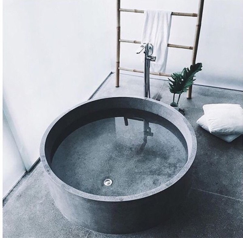 Mẫu bồn tắm hình tròn bằng xi măng