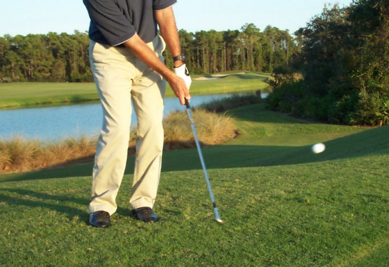Chipping golf được coi là một trong những kỹ thuật căn bản trong golf