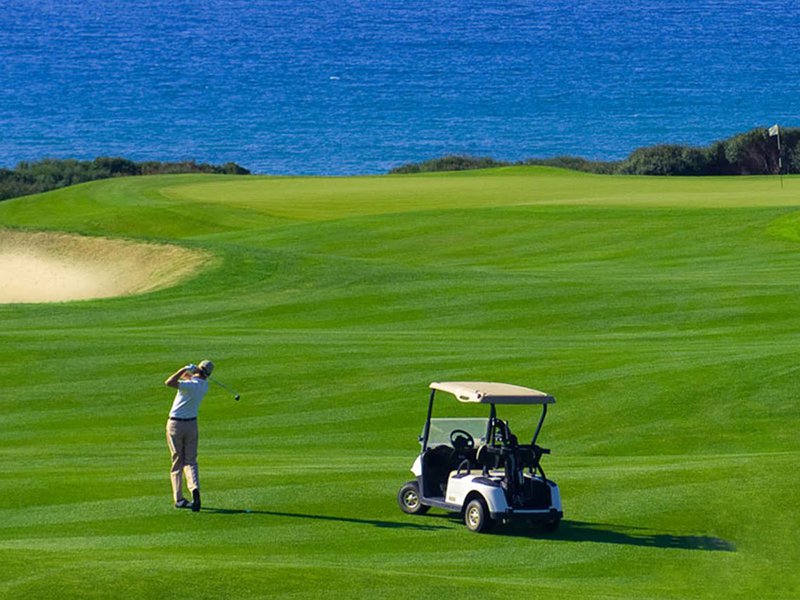 Cua Lo Golf Resort là lựa chọn lý tưởng để nghỉ dưỡng, nghỉ ngơi và kết hợp với các hoạt động thể thao ngoài trời.