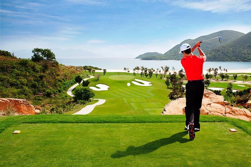 Sân chơi cũng là một yếu tố có ảnh hưởng trực tiếp tới khoảng cách đánh golf