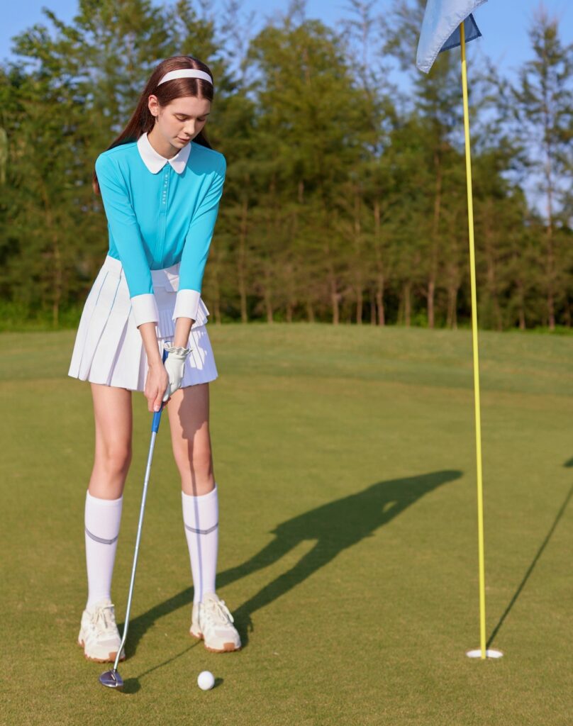 Lựa chọn trang phục phù hợp giúp golfer dễ dàng hơn khi thực hiện putting