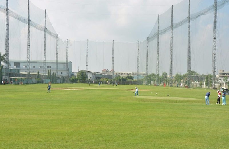 Sân golf với 52 làn bóng giúp golfer có không gian chơi thoải mái